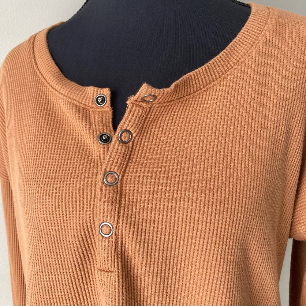 Hollister Women's Boxy Snap-Up Thermal Henley Orange Long Sleeve Top‎ Small - Picture 3 of 6